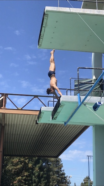Daniel Zabronsky doing an arm stand somersault Pike from the 5 m platform.