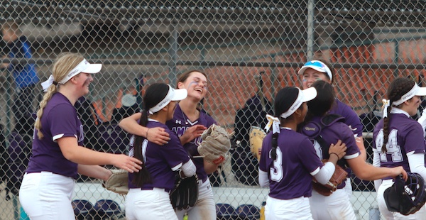 Amador Valley Softball