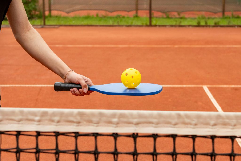 How to play pickleball