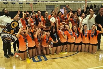 South Pasadena rallies for five-set win in Division 4 girls volleyball state final, highlighting three titles in one day for Tigers