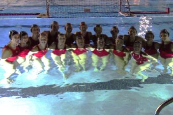 Unbeaten Palos Verdes girls water polo team overcomes early El Segundo challenge to repeat as Bay League champions