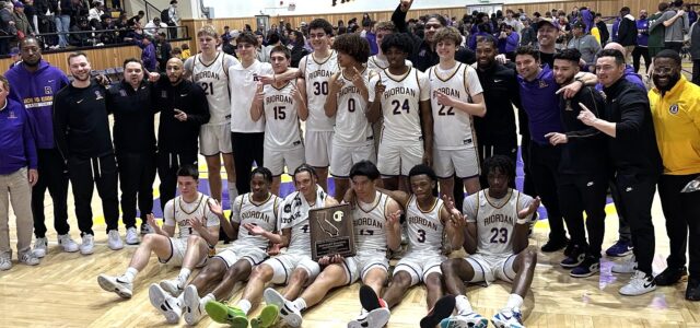 Archbishop Riordan boys basketball team thrives in third quarter to knock off Concord De La Salle in Northern California Regional Open Division final